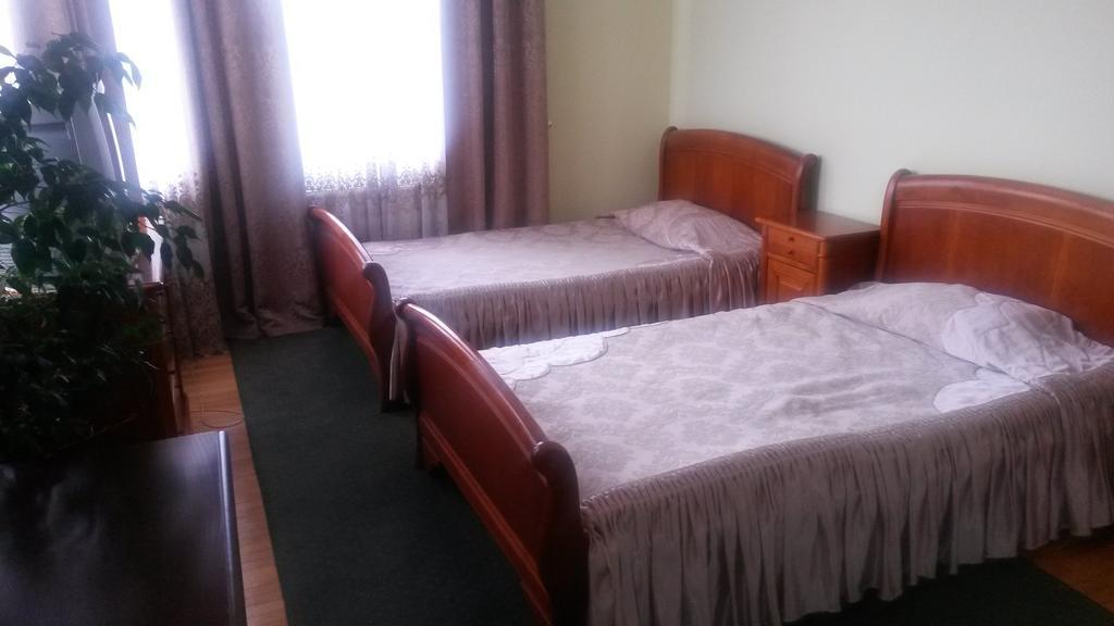 Marlen Hotel Rivne Eksteriør bilde