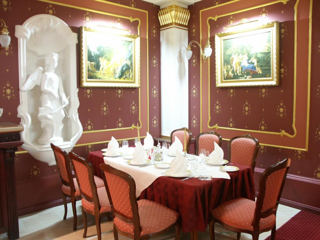 Marlen Hotel Rivne Eksteriør bilde