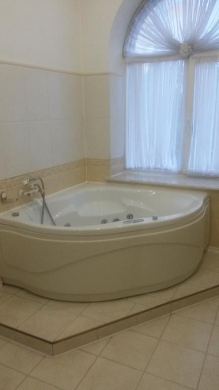 Marlen Hotel Rivne Rom bilde